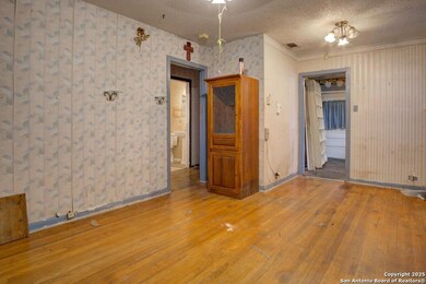 586 Overhill Dr, San Antonio, TX 78228 - photo 5