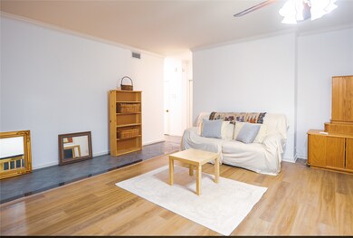 284 Litchfield Ln, Houston, TX 77024 - photo 7