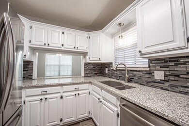 155 Horseshoe Dr, Springtown, TX 76082 - photo 2