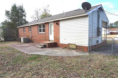 1114 River St, Jacksonville, NC 28540 - photo 3