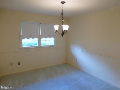 16401 Abbey Dr, Bowie, MD 20715 - photo 7