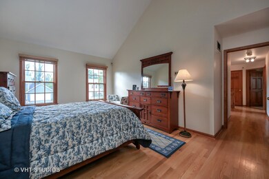 139 Christina Cir, Wheaton, IL 60189 - photo 4