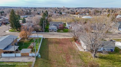 390 Baker Ave, Dickinson, ND 58601 - photo 5