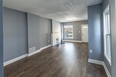 FRONT ROOMS VIEW