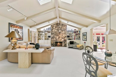 8731 Douglas St, Omaha, NE 68114 - photo 4