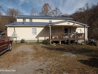 85 Bairds Ln, Evarts, KY 40828 - photo 2