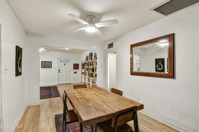 007_Dining to Living