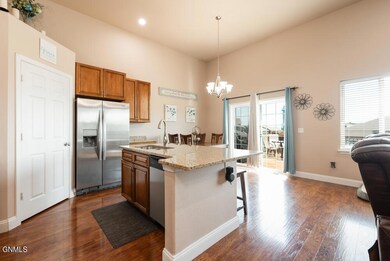 935 Calvert Dr MLS-7
