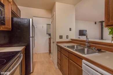 Kitchen w/ Pantry