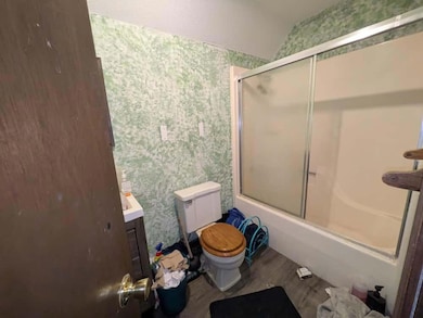 7_photo-116-east-grandriver-street