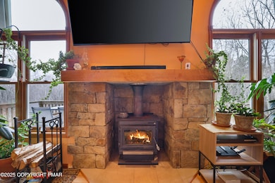 1392 Whispering Hills Ct, Effort, PA 18330 - photo 5