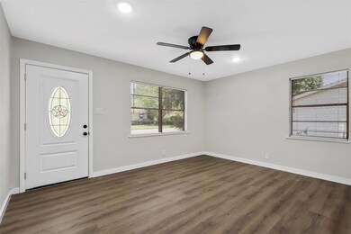 720 Shady Ln, Hurst, TX 76053 - photo 3