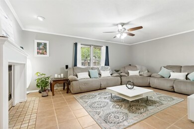 1401 Donna Ln, Bedford, TX 76022 - photo 4