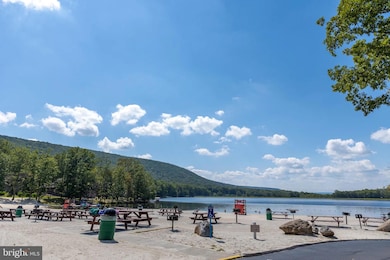 426 Royal Aberdeen Dr, Hazle Township, PA 18202 - photo 7