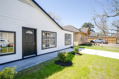 7318 Dahlia St unit A, Houston, TX 77012 - photo 2