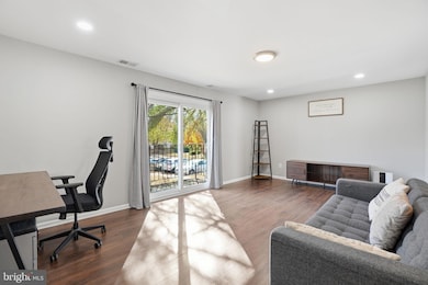 9175 Broken Oak Place unit 39B, Burke, VA 22015 - photo 5