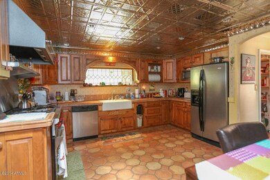Kitchen 1