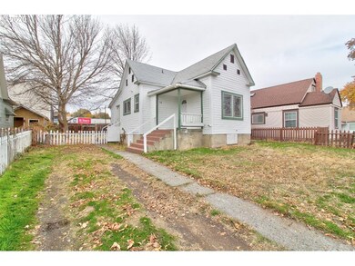 518 W 8th St, the Dalles, OR 97058 - photo 2