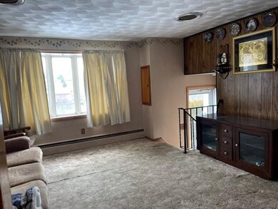 35 Lakeview St, Blackstone, MA 01504 - photo 2