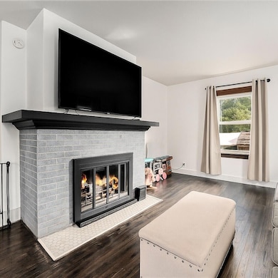 1301 Garfield St, Hobart, IN 46342 - photo 5