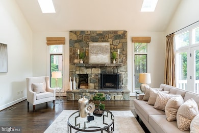 10101 Watts Mine Ln, Potomac, MD 20854 - photo 4