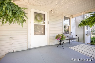 200 Richards NW_24