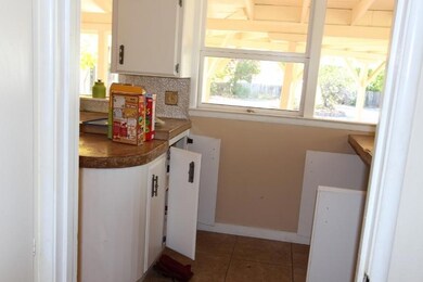 eating area kitchen (800x533)