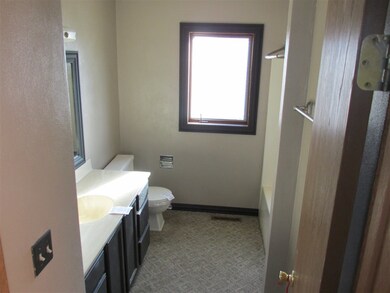 1308 Rainbow Dr, Cedar Falls, IA 50613 - photo 7