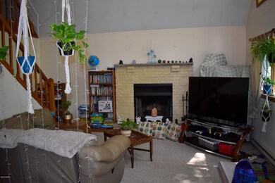 1059 Rainbow Dr, Lake Ariel, PA 18436 - photo 3