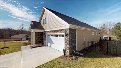 1513 Frankton Ct, Asheboro, NC 27205 - photo 3