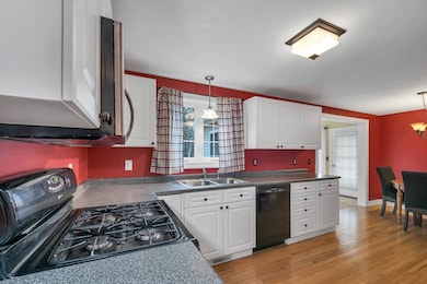 19 Dixon Dr, Litchfield, NH 03052 - photo 7