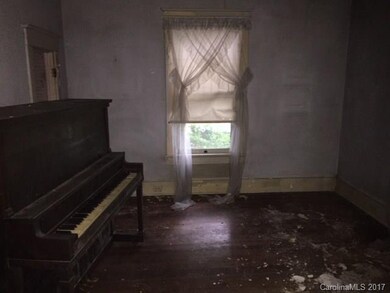 722 E Broad St, Statesville, NC 28677 - photo 3