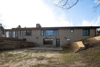 02_3953TamarackTerrace_59001_RearView_Lo