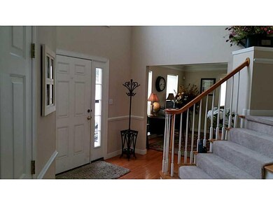 Entry/Foyer.