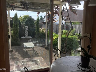 Breakfast Nook2
