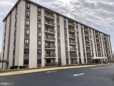 27411 Valley Run Dr unit 411, Wilmington, DE 19810 - photo 2