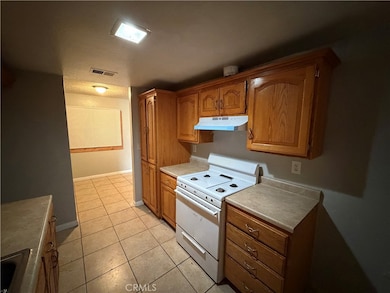9240 Date St unit 9, Fontana, CA 92335 - photo 5