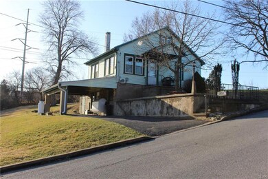 560 Chestnut St, Freemansburg, PA 18017 - photo 2
