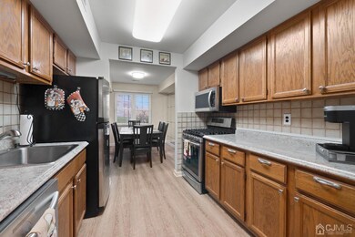 A Alpine Way unit 2661, Woodbridge, NJ 07095 - photo 3