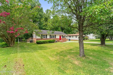 609 Dennis Rd, Jacksonville, NC 28546 - photo 4