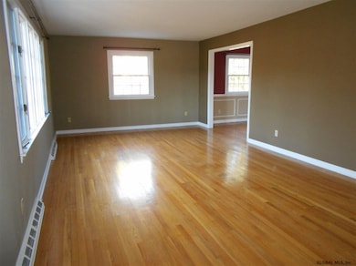 8 Tieman Rd, Schenectady, NY 12302 - photo 4