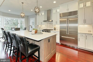 1006 Hillcrest Dr SW, Vienna, VA 22180 - photo 4