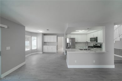 1804 Summit Pointe Dr, Las Vegas, NV 89117 - photo 5