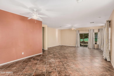 17102 W Saguaro Ln, Surprise, AZ 85388 - photo 4