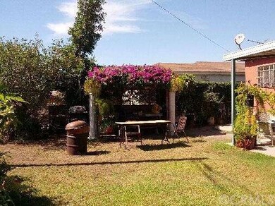 908 W Spruce St, Compton, CA 90220 - photo 5