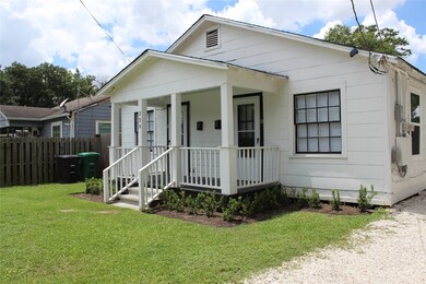 229 Neyland St unit B, Houston, TX 77022 - photo 3