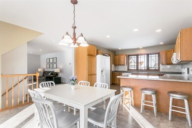 810 Longwood Dr, Oregon, WI 53575 - photo 4