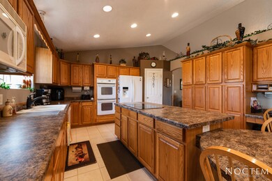 4180 Pinewood Pl-8
