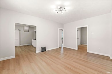 722 S Warren St, South Bend, IN 46619 - photo 5