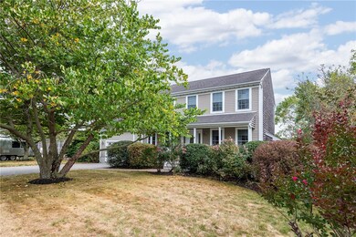 90 Evelin Cir, Middletown, RI 02842 - photo 2